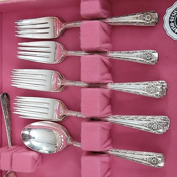 64 piece set (8 services) Rogers Silverplate International Silver comp. - Picture 15 of 17